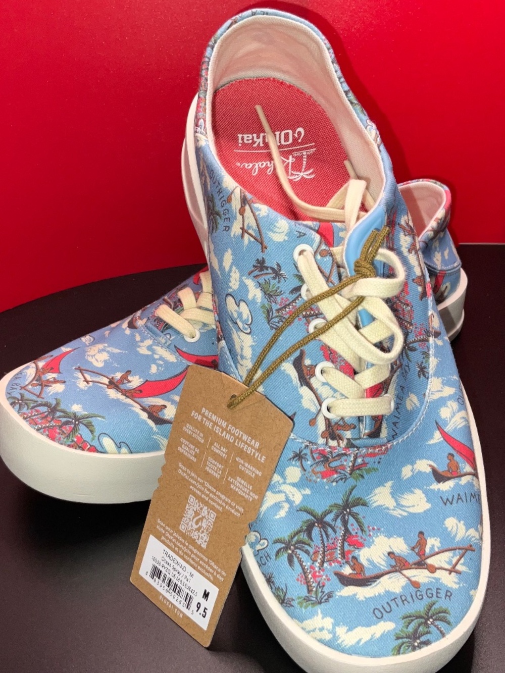 OluKai Tradewind Sneakers-Ocean Spray Hawaiian Print. US Men’s 9.5/EU42.5. NWT